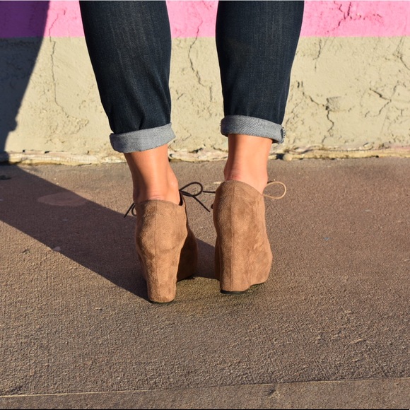❌SOLD❌ Tan Suede Tie Up Charlotte Russe Wedges - Picture 13 of 16